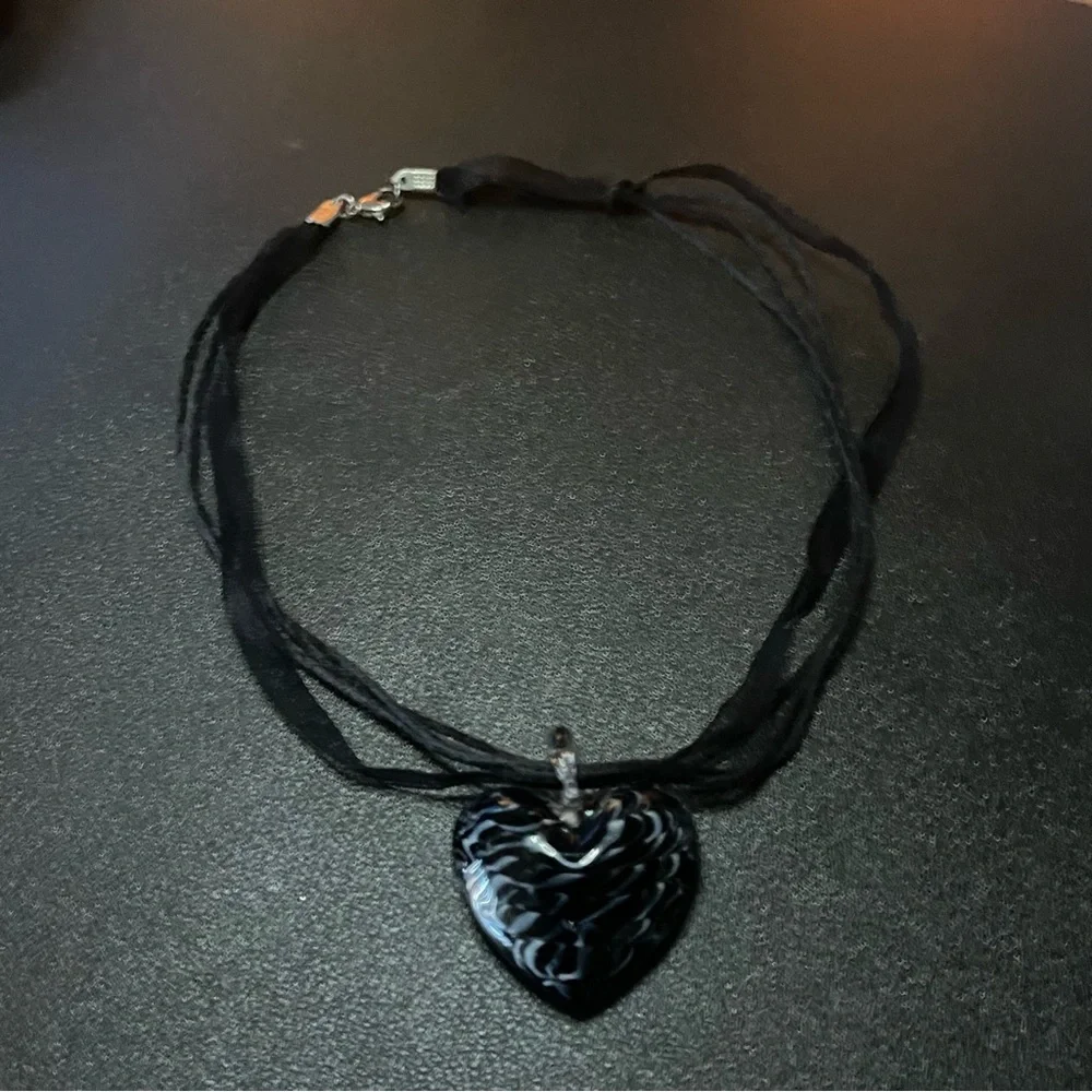 New Handmade Zebra Glass Blown Heavy Heart Gothic Velvet Lace Chocker Necklace
